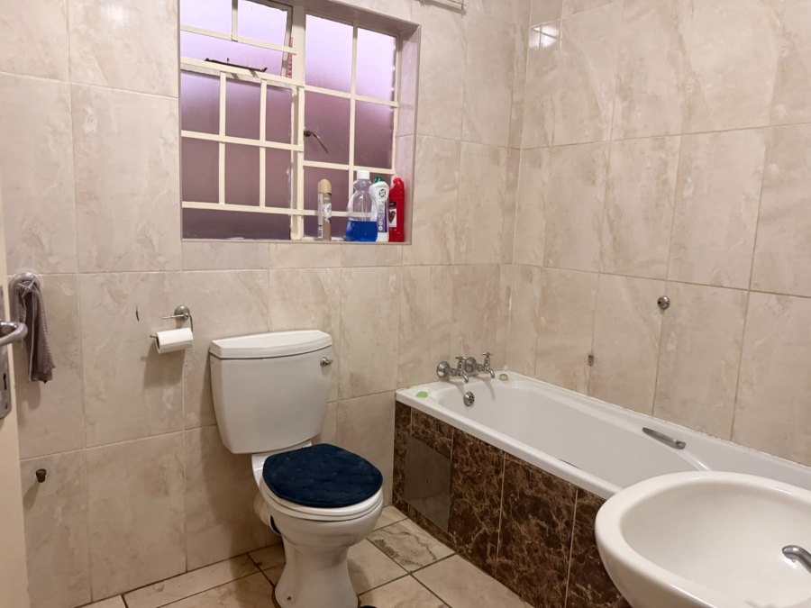 2 Bedroom Property for Sale in Waterval East North West